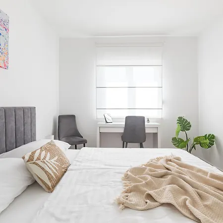 Did' Apartment Split